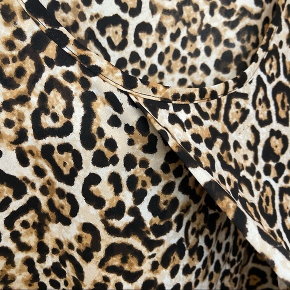Chico’s Sleeveless Leopard Print Blouse Size 1 - Picture 9 of 12